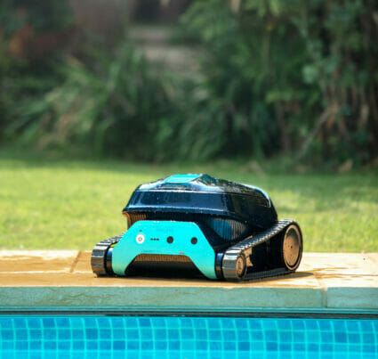 Maytronics MyDolphin - Dolphin Liberty 400 - Cordless Robotic Pool Cleaner