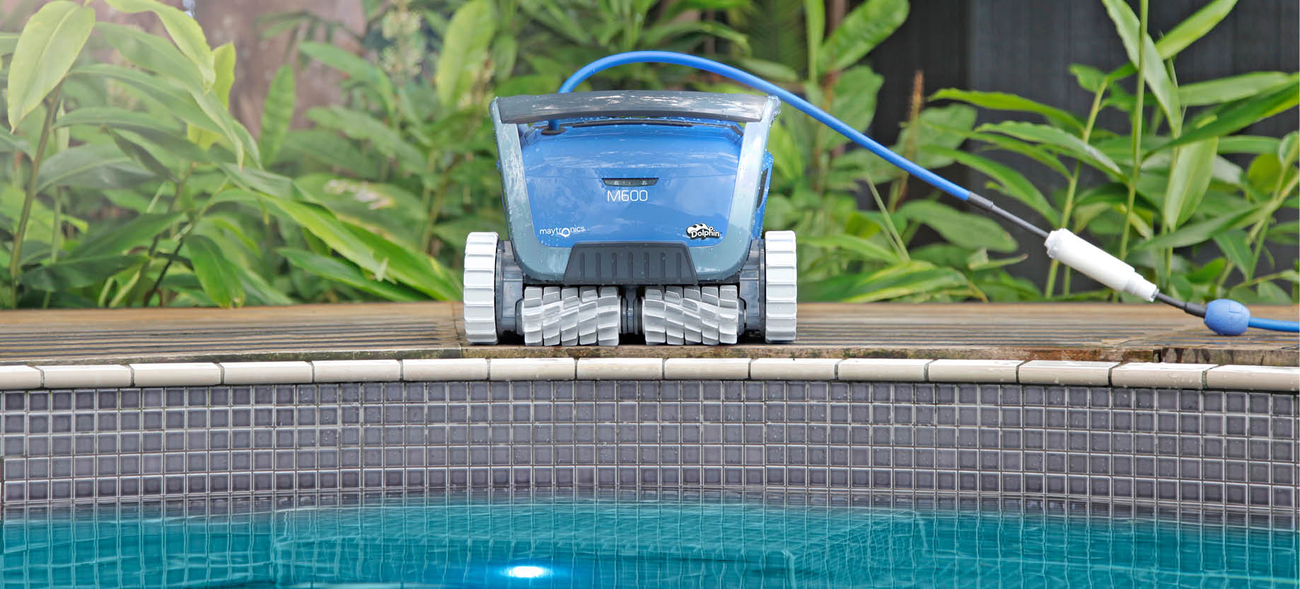 Maytronics Dolphin M600 Pool Cleaner