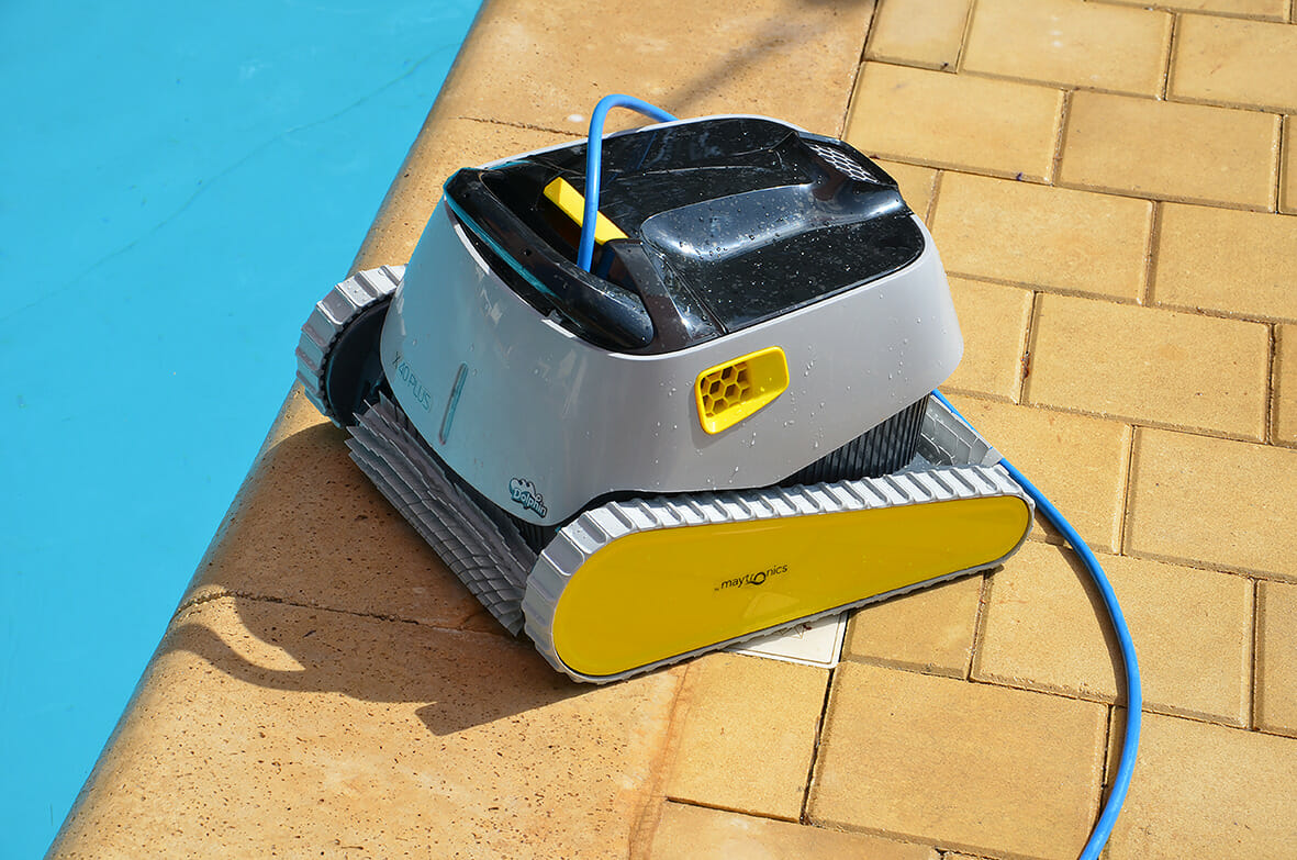 dolphin x40 pool cleaner